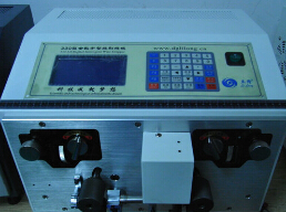 【大平方剝線機(jī)】擁有精密結(jié)實(shí)的機(jī)身，觸模式